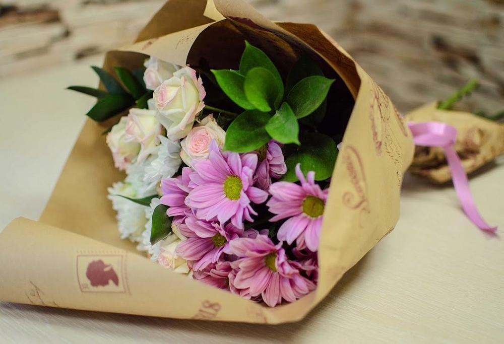 Букет цветов из: Розы и Хризантемы в Локомотивный