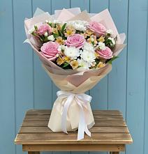 Букет цветов из:  Гвоздики, Орхидеи и Розы #REPLACE_PRED# Локомотивный