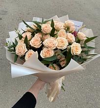 Букет Кремовые розы Латте в Локомотивный