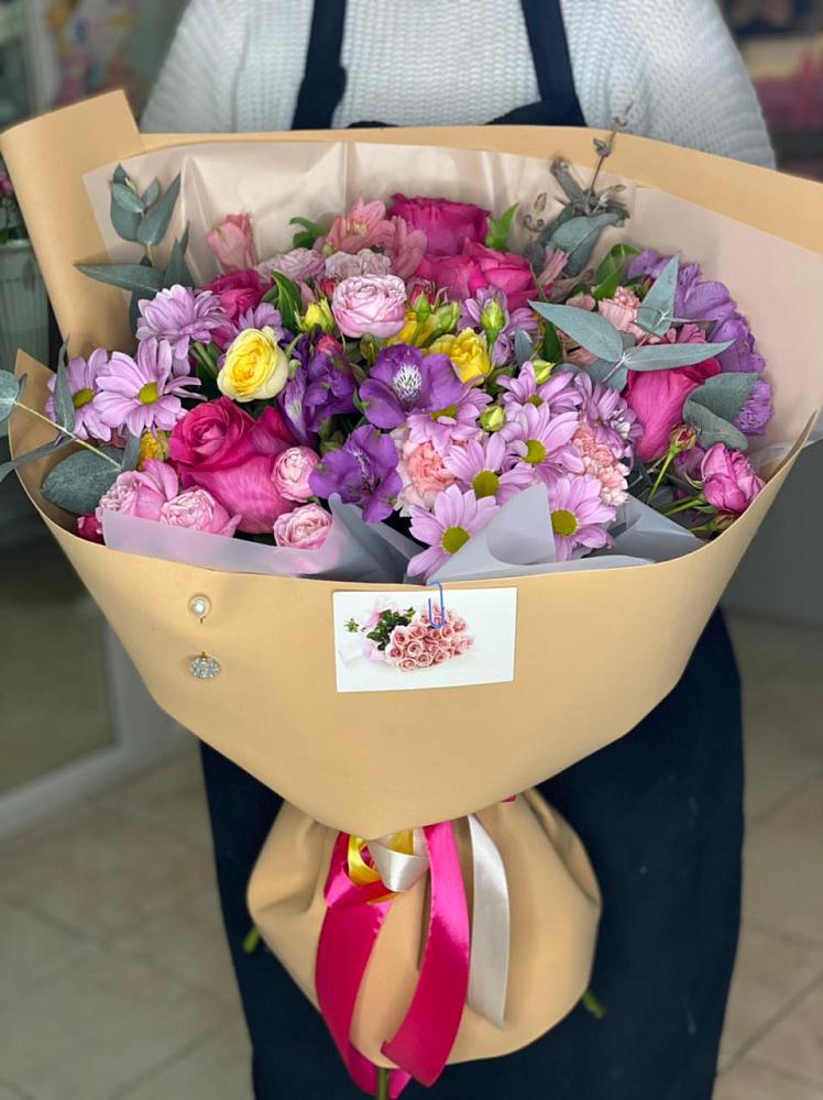 Букет цветов из: Хризантемы, Гвоздики и Альстромерии в Локомотивный