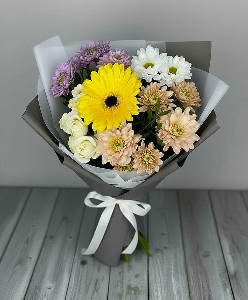 Букет цветов из: Розы, Герберы и Хризантемы в Локомотивный