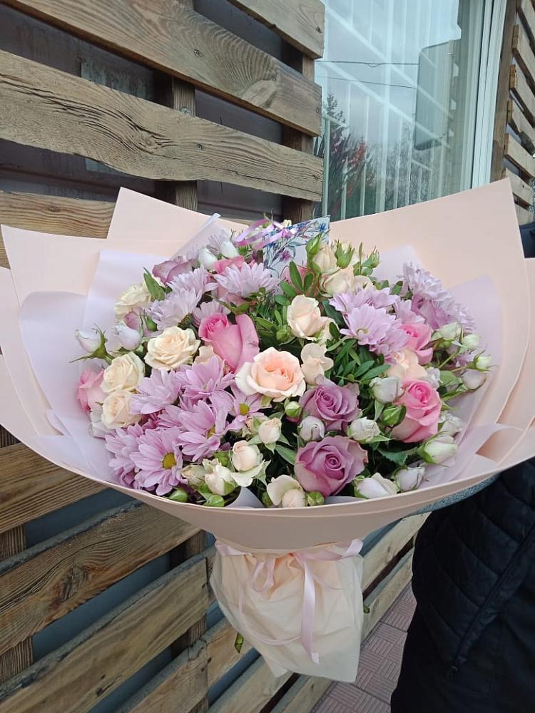 Букет цветов из: Розы и Хризантемы в Локомотивный