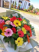 Букет цветов из:  Герберы #REPLACE_PRED# Локомотивный