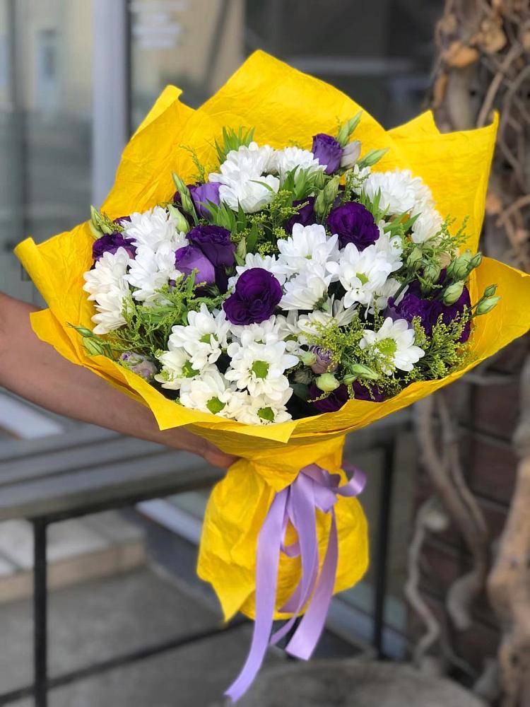 Букет цветов из: Ирисы, Хризантемы и Ромашки в Локомотивный