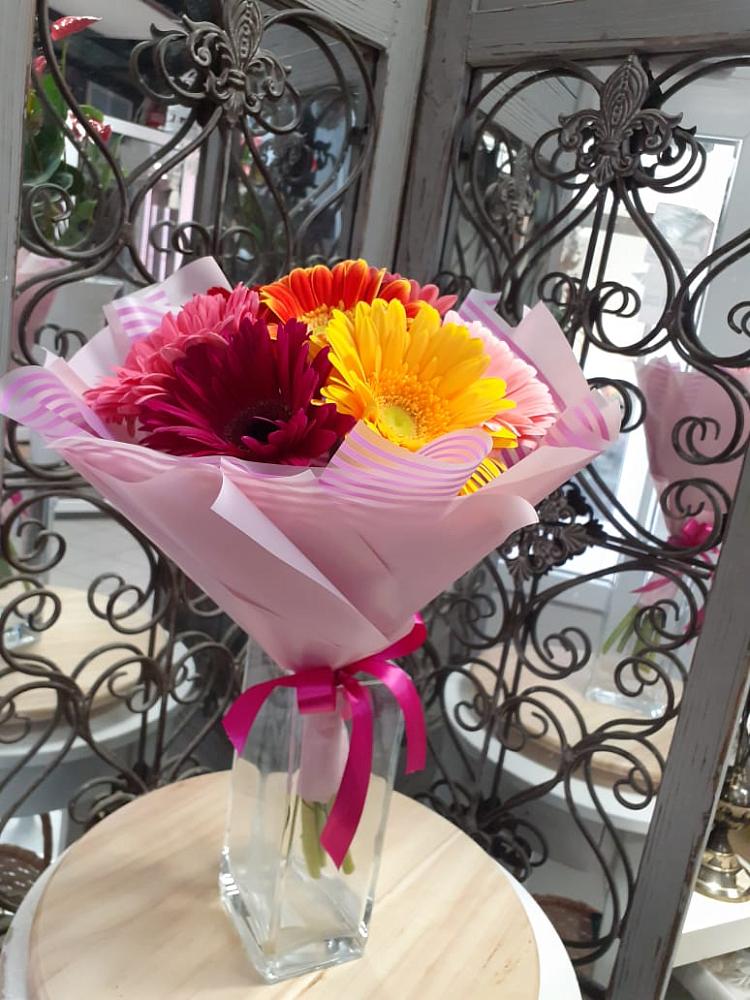 Букет цветов из: Герберы в Локомотивный