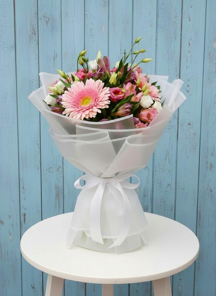 Букет цветов из: Герберы, Альстромерии и Лизиантусы в Локомотивный