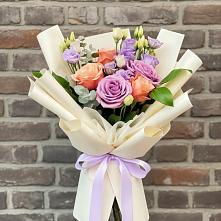 Букет цветов из:  Лизиантусы и Розы #REPLACE_PRED# Локомотивный