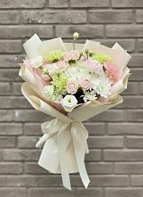 Букет цветов из:  Гвоздики, Розы, Лизиантусы и Хризантемы #REPLACE_PRED# Локомотивный
