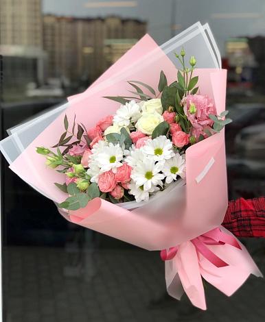 Букет цветов из: Розы, Лизиантусы и Хризантемы в Локомотивный
