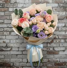 Букет цветов из:  Розы, Лизиантусы и Гвоздики в Локомотивный